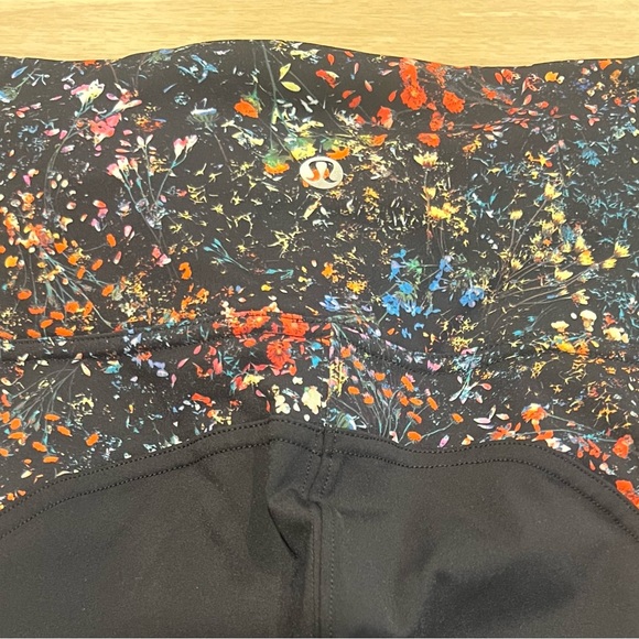 Lululemon Athletica Black and Multicolor Leggings Floral Size 4 - Picture 4 of 4